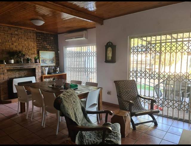 5 BEDROOM HOUSE FOR SALE IN DALPARK EXT 1